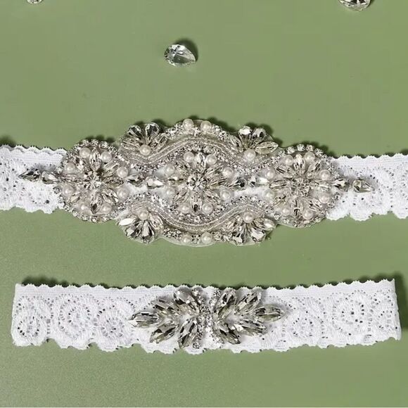LACE Faux Pearl and Rhinestone Garter Belt Set. NEW - Picture 4 of 4